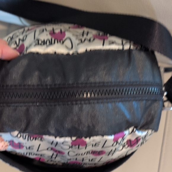 Juicy Couture Black and White Crossbody Bag with Pink Hearts - Picture 3 of 10